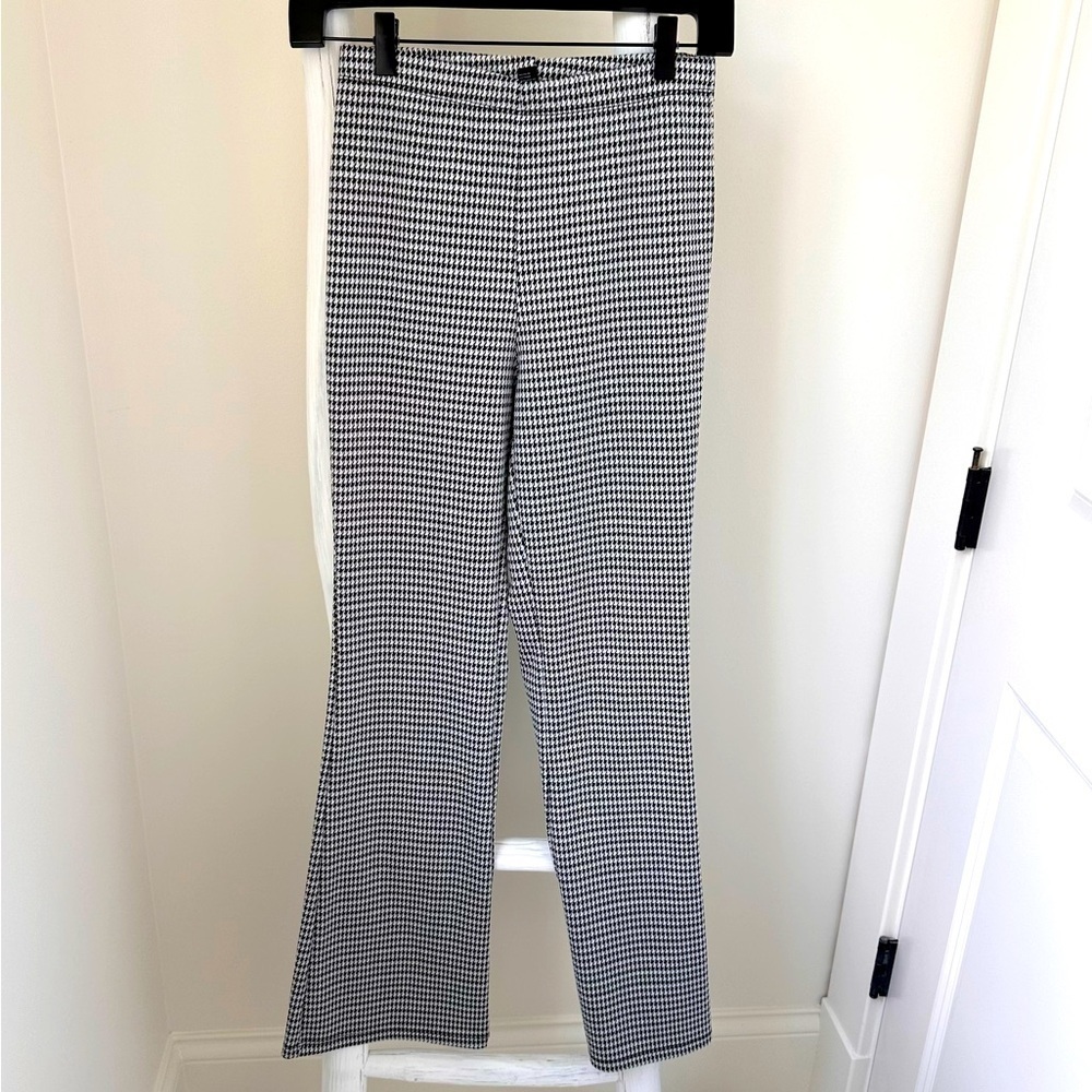 Forever 21 Houndstooth Patterned Flared Leggings SZ Small